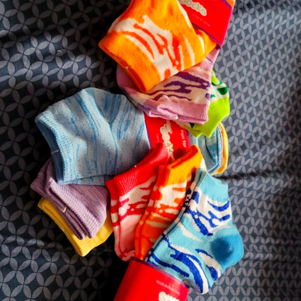 Multicolor socks 3 packs!